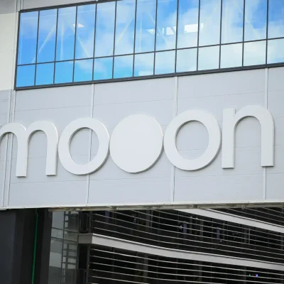 MOOON и HEROES