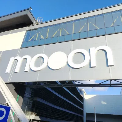 MOOON и HEROES